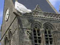 Счастливчик Джон Стил или самый необычный памятник в Нормандии