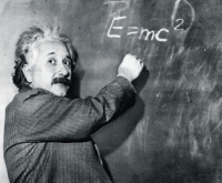 Объяснения Эйнштейном своей теории относительности