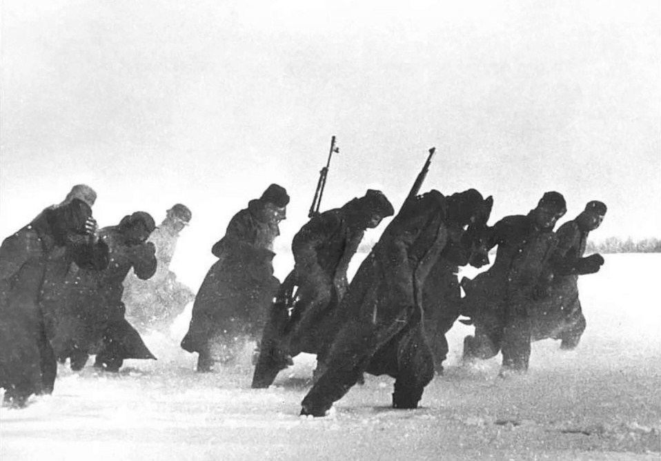Зимой 1941 на защиту родины. Битва под Москвой 1941 немцы. Зима 1941 года немцы под Москвой. Солдаты вермахта под Москвой 1942 зима. Отступление немецких войск Московская битва 1941.