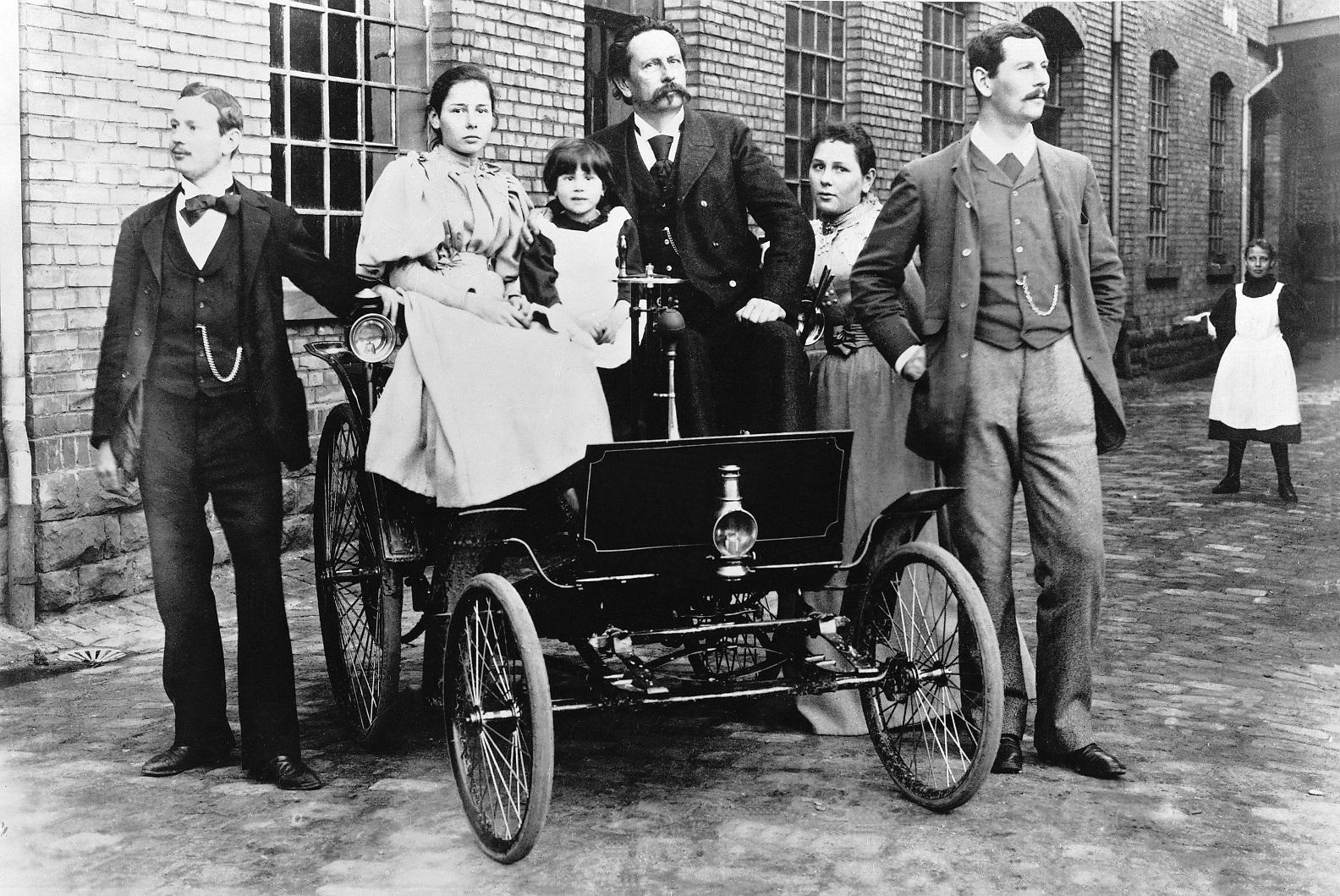 Первая машина в семье. Бенц Моторваген 1894.