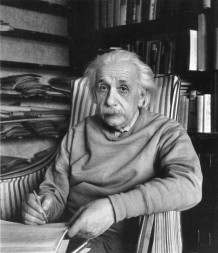 2.14 Альберт Эйнштейн дома 1949