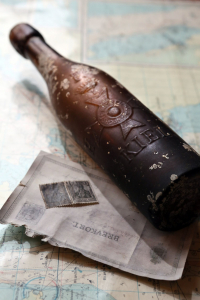 Везучая бутылка-путешественница с (возможно) самым старым посланием в мире