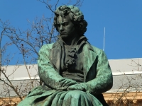 Памятник грубияну Бетховену